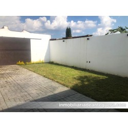 Casa en venta en San Lorenzo Cacaotepec